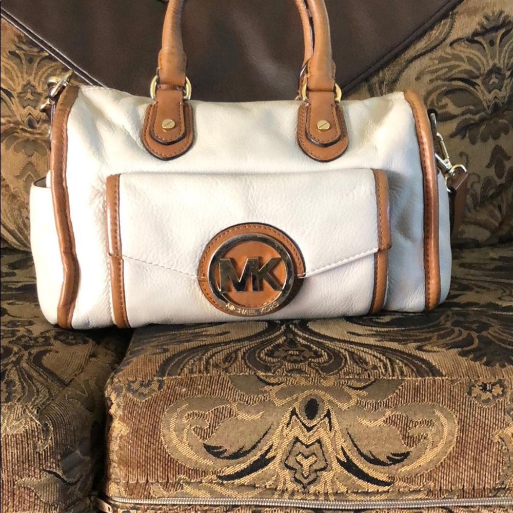 Michael Kors woman’s bag sale !!!!